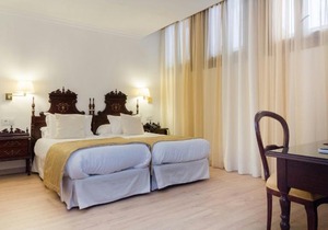 Hotel Born