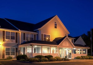 Country Inn & Suites by Radisson, Decorah, IA