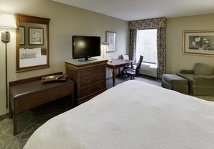 Hampton Inn Hartford Airport