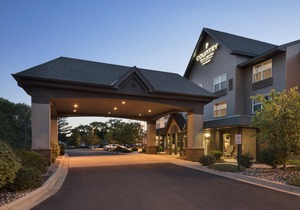 Country Inn & Suites by Radisson, St. Cloud East, MN