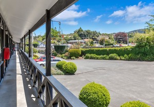 Kingswood Manor Motel