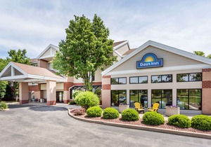 Days Inn & Suites by Wyndham Madison