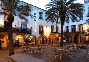 Hotel Las Palmeras by Vivere Stays