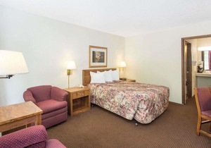 Days Inn by Wyndham Dubuque
