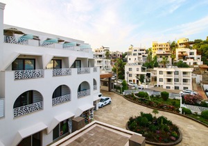 Azka Hotel