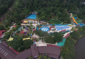 Bukit Merah Laketown Resort