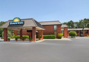 Days Inn by Wyndham Statesboro