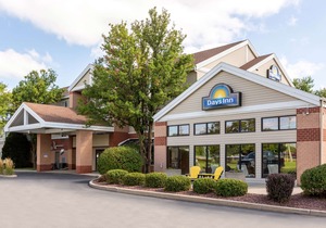 Days Inn & Suites by Wyndham Madison
