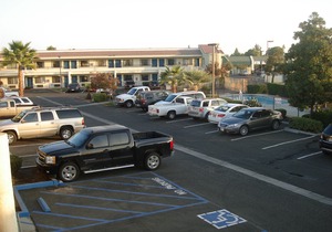Bakersfield Inn & Suites