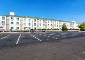 Clarion Hotel Fort Mill Near Amusement Park