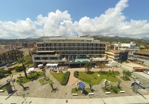 Main Palace Hotel