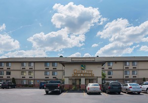 Quality Inn & Suites Detroit Metro Airport