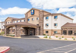 Comfort Inn & Suites Page at Lake Powell