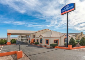 Howard Johnson by Wyndham Holbrook