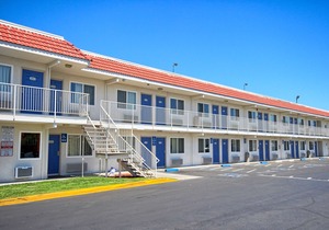 Motel 6-Fresno, CA - Blackstone South