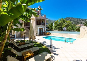Pantheon Villas & Suites