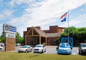 Best Western Plus White Bear Country Inn