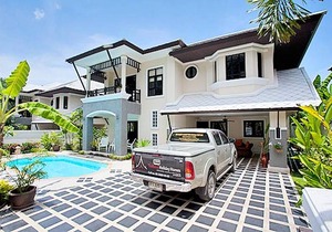 Baan Santhiya Private Pool Villas