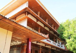 OYO 2411 Taman Mekar Beach Inn 2