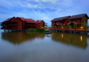 Bukit Merah Laketown Resort