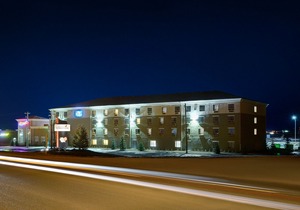 Pomeroy Inn and Suites Vermilion