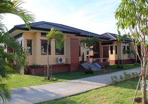 Naluemon Village