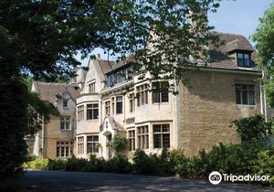 The Hare & Hounds Hotel