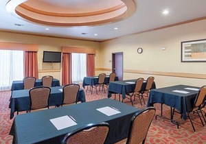 2-Star Hotel ∙ Comfort Suites Palestine