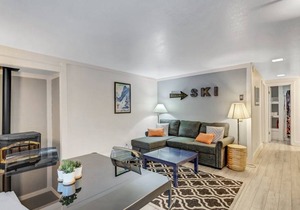 Newly Remodeled Mountain Condo In The Heart Of Bear Valley!: Creekside Condo 106