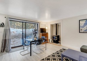 Newly Remodeled Mountain Condo In The Heart Of Bear Valley!: Creekside Condo 106