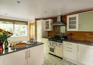 4 bedroom accommodation in Oakamoor