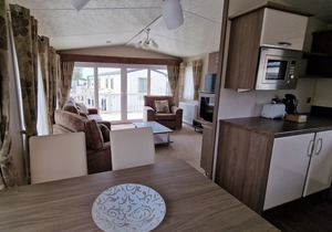 Winchelsea Sands Holiday Park, Sussex, Pebbles