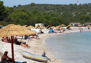 Two bedroom apartment with terrace Verunić, Dugi otok (A-14286-a)
