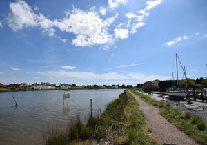 Dolphin House, Emsworth - a flat that sleeps 2 guests in 1 bedroom