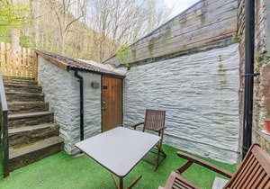 1 Isygraig, CORRIS