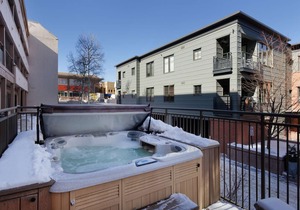 Main St Aspen W/ Mountain Views. Walk To Everything! Balcony, Gas FP, Elevator, Covered Parking, HT