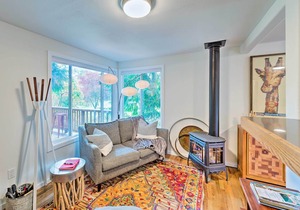 House w/ Deck on Whidbey Island, 1 Mi from Shore!