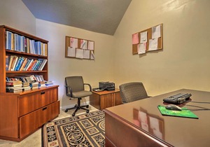 Lovely Family Home - 20 Miles to Downtown Atlanta!