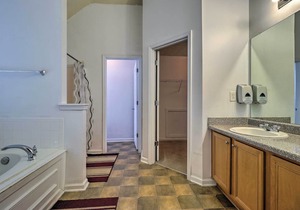 Lovely Family Home - 20 Miles to Downtown Atlanta!