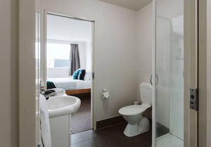 THE LOFT NO3 CONVENIENT IN STRANDON