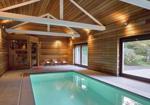 Luxurious Mansion in Stoumont with Indoor Pool