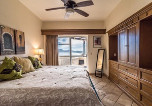 Oceanfront Penthouse - Stunning Views, 2 Master Suites + Private Jacuzzi