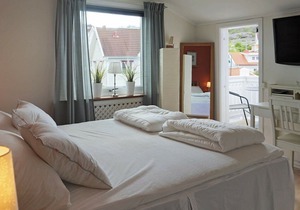4 person holiday home in HUNNEBOSTRAND