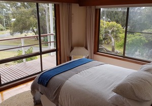 75 Harris Road, Ventnor, Elevated house at Grossard Point, Ventnor