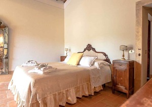 Villa D'Orchia, luxury organic farm with private pool in Val D'orcia Sleeps 15.