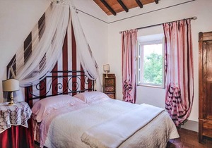 Villa D'Orchia, luxury organic farm with private pool in Val D'orcia Sleeps 15.