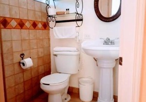 Brand New! studio condo furnished, very fast Wifi FIBER OPTIC speeds up to 100Mbps Big tv with premium channels, parking spot for guests and Nesspreso-nescafe dolce machine, big swimming pool, 3 blocks from the beach in Cabo!