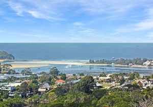 91 Berrambool Drive