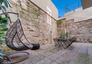 Nomad's Terrace & Spacious