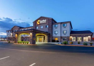 Comfort Inn & Suites Page at Lake Powell